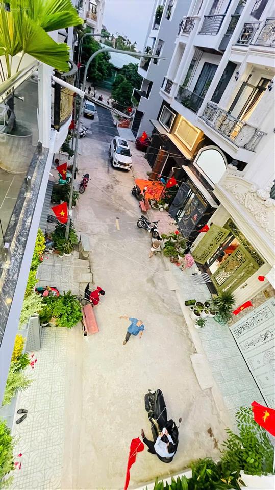 Chủ thiện chí giảm 400tr nhà phố 5 tầng70m2hoa khôi xóm kế bên sông vàm thuật giáp gò vấpđường9m