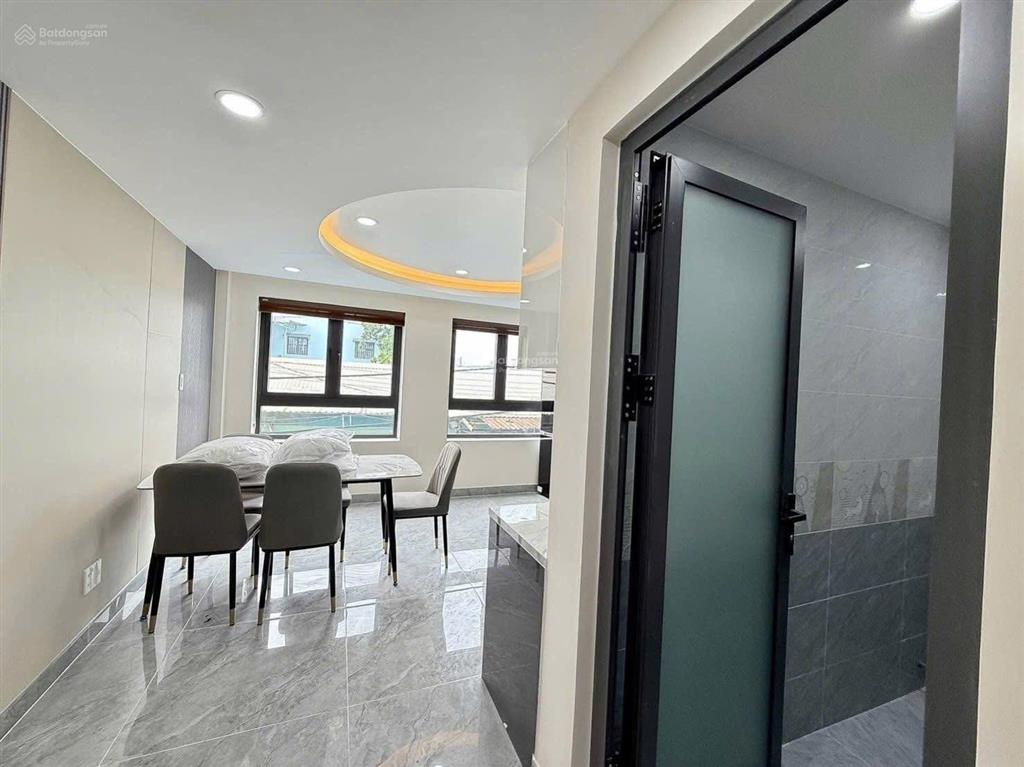 Nhỉnh 6 tỷ nhà phố xây mới ngang 4,5m , 5 tầng full nt. đối diện bia tiger quận 12