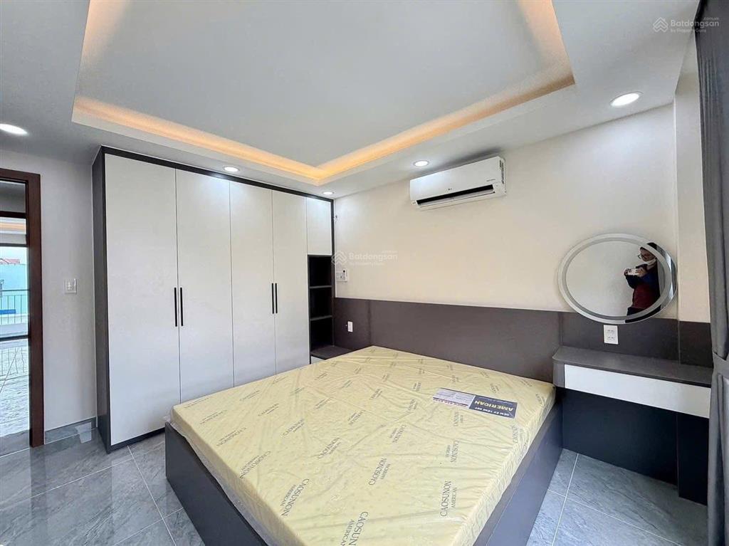 Nhỉnh 6 tỷ nhà phố xây mới ngang 4,5m , 5 tầng full nt. đối diện bia tiger quận 12
