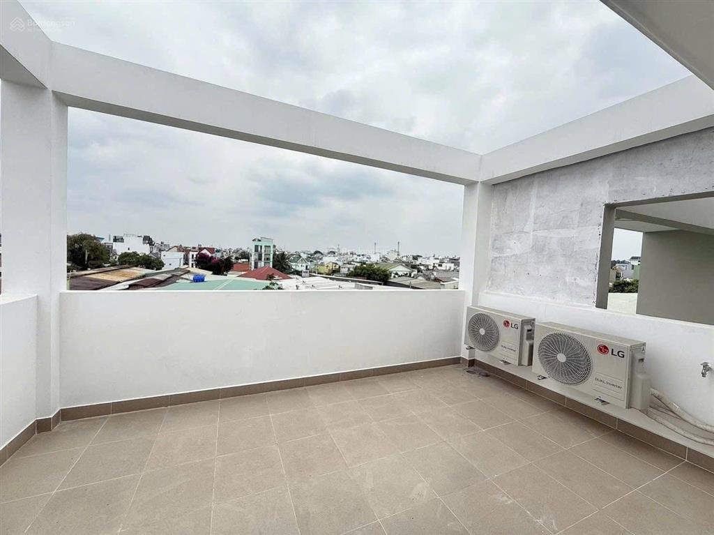 Nhỉnh 6 tỷ nhà phố xây mới ngang 4,5m , 5 tầng full nt. đối diện bia tiger quận 12