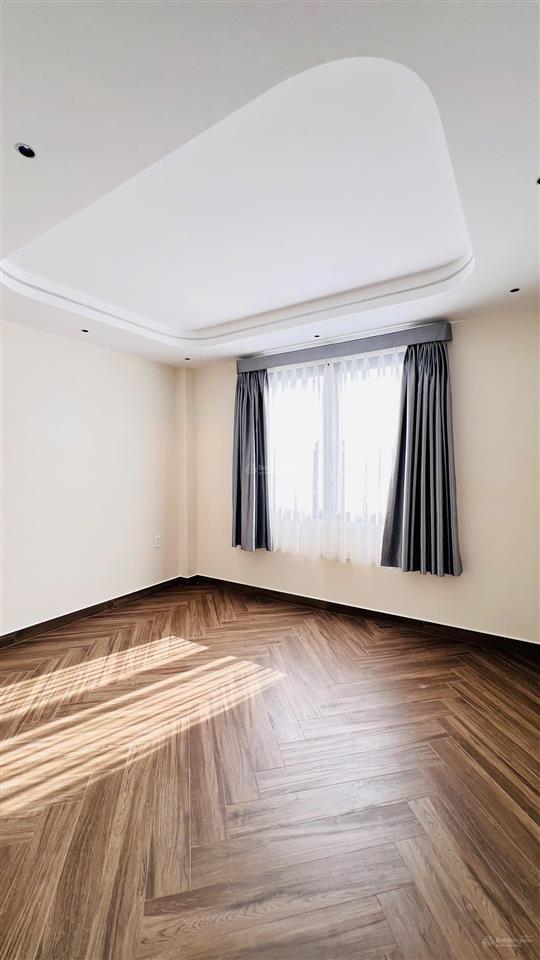 Lên sóng em siêu phẩm 5 tầng đường trần thị cờ có ô thang máy  nhỉnh 6 tỷ  p.thới an