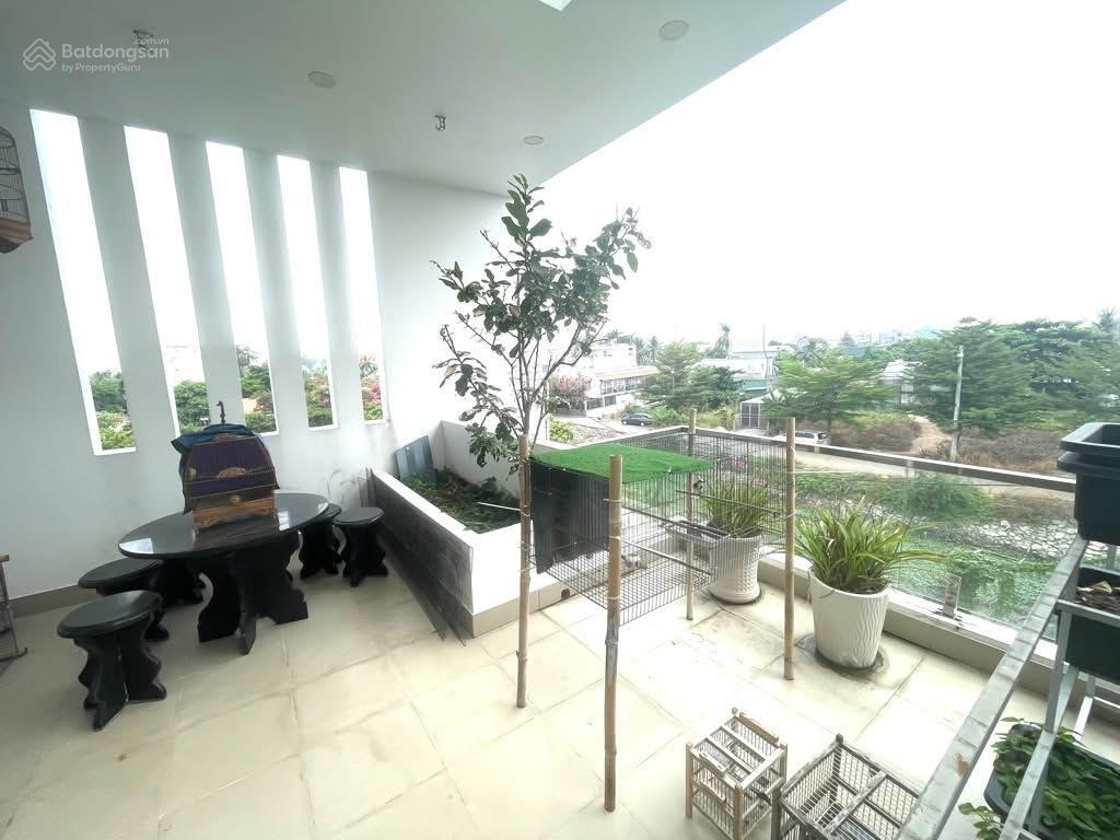Hẻm 140 vườn lài  đường 12m ven sông sắp xong  view bao đẹp  133m2 ngang 5m bề thế  3 tầng