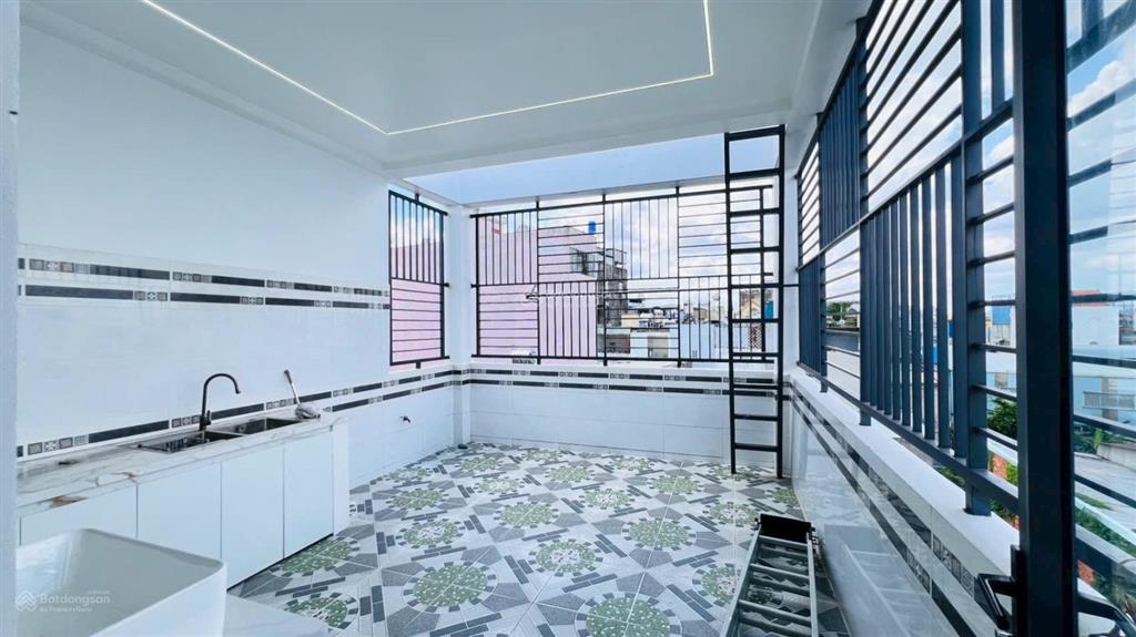 Nhỉnh 6 tỷ  siêu phẩm 72m2  có thang máy 450kg, xây mới giá rẻ đường lê văn khương  hẻm 6m thông