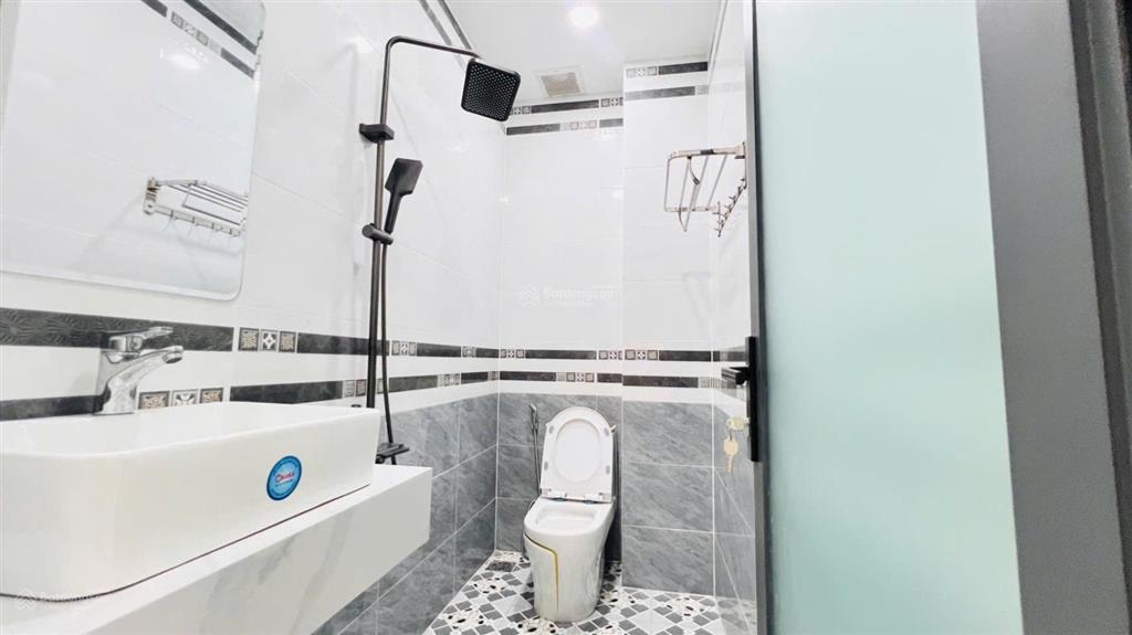 Nhỉnh 6 tỷ  siêu phẩm 72m2  có thang máy 450kg, xây mới giá rẻ đường lê văn khương  hẻm 6m thông