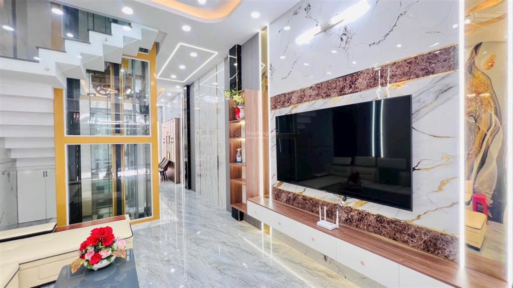 Nhỉnh 6 tỷ  siêu phẩm 72m2  có thang máy 450kg, xây mới giá rẻ đường lê văn khương  hẻm 6m thông