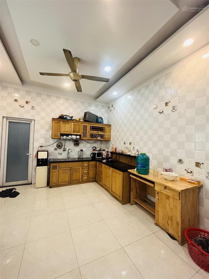Nhỉnh 4 tỷ  80m2  3 tầng  mặt tiền kinh doanh 3 tầng đường tx14, kế bên là chung cư picity