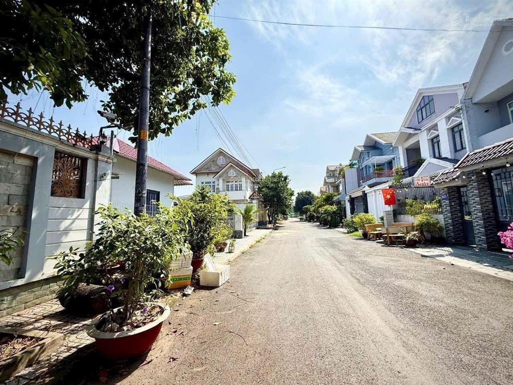 Bán biệt thự kdc phú nhuận  lê thị riêng quận 12  200m2 ngang 10m  đường nội bộ 20m thông bàn cờ