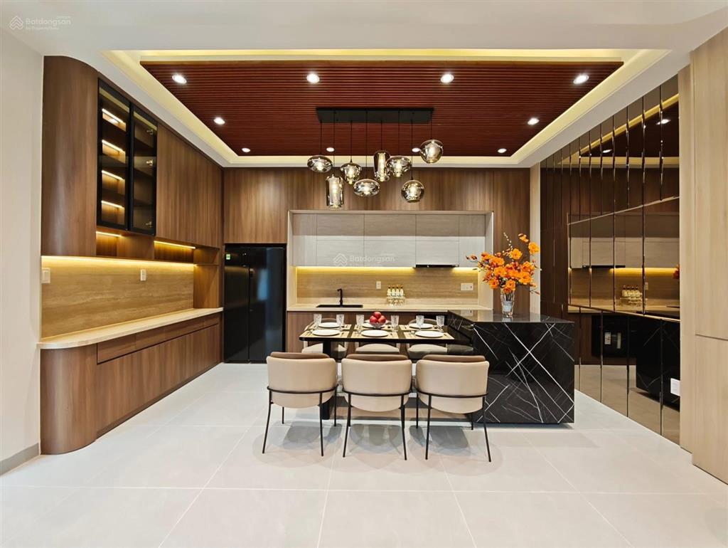 Nhà 4 tầng ,huỳnh tấn phát p.phú thuận q7,nhà sang trọng,đẹp,hêm 3 gác,khu dân cư hiện hữu