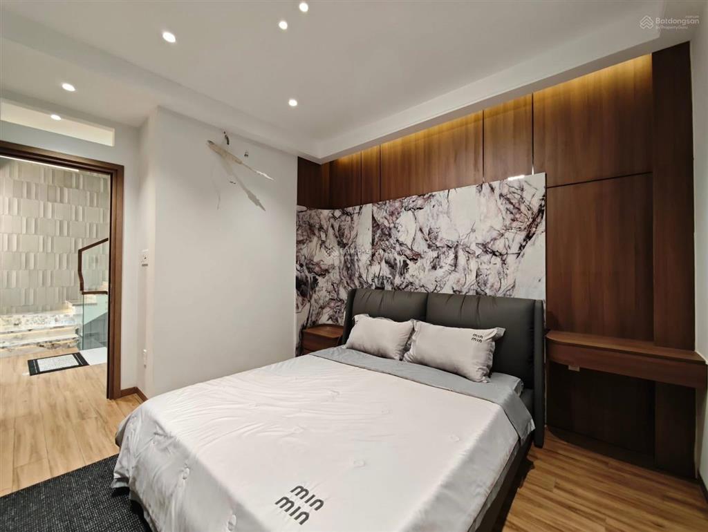 Nhà 4 tầng ,huỳnh tấn phát p.phú thuận q7,nhà sang trọng,đẹp,hêm 3 gác,khu dân cư hiện hữu