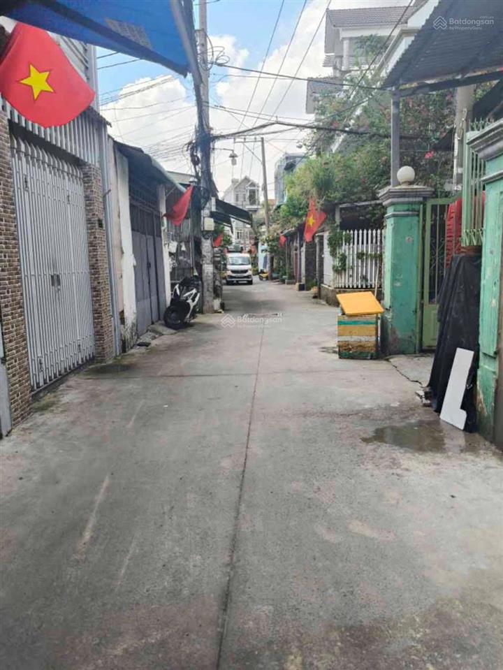 Nhà đẹp lê thị hà  trung tâm hóc môn  63m2  shr ko quy hoạch, ko lộ giới  nhỉnh 3 tỷ