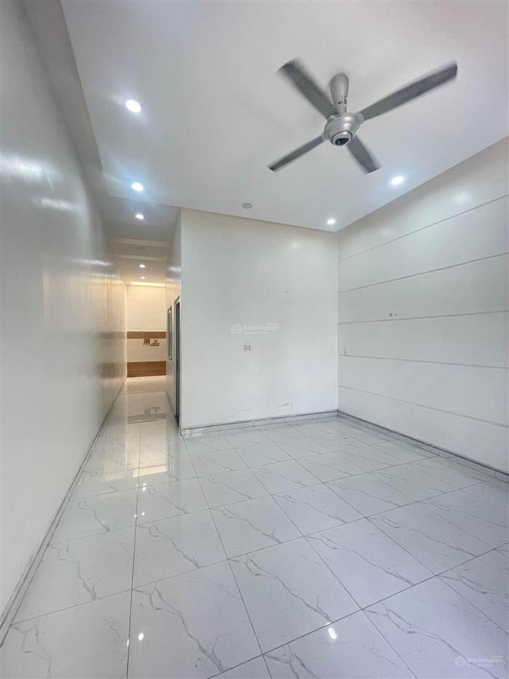 Nhà đẹp lê thị hà  trung tâm hóc môn  63m2  shr ko quy hoạch, ko lộ giới  nhỉnh 3 tỷ