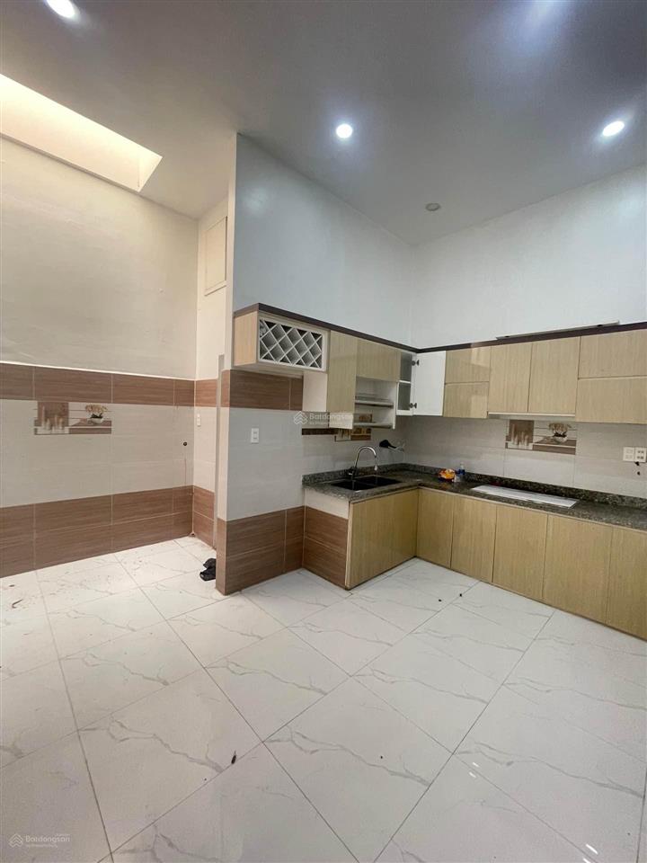 Nhà đẹp lê thị hà  trung tâm hóc môn  63m2  shr ko quy hoạch, ko lộ giới  nhỉnh 3 tỷ