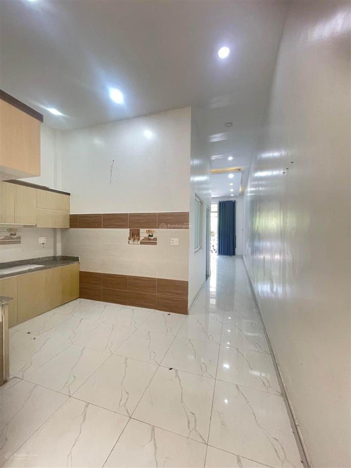 Nhà đẹp lê thị hà  trung tâm hóc môn  63m2  shr ko quy hoạch, ko lộ giới  nhỉnh 3 tỷ