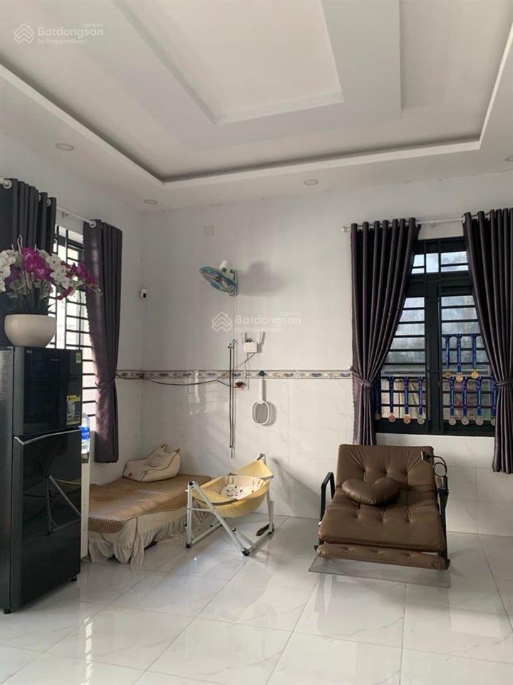 Nhà vài bước chân ra mặt tiền phan văn hớn  bà điểm hóc môn dt khủng 88m2  sổ hồng riêng 3.x ty