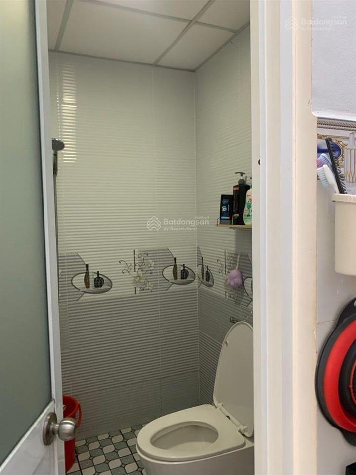 Nhà vài bước chân ra mặt tiền phan văn hớn  bà điểm hóc môn dt khủng 88m2  sổ hồng riêng 3.x ty