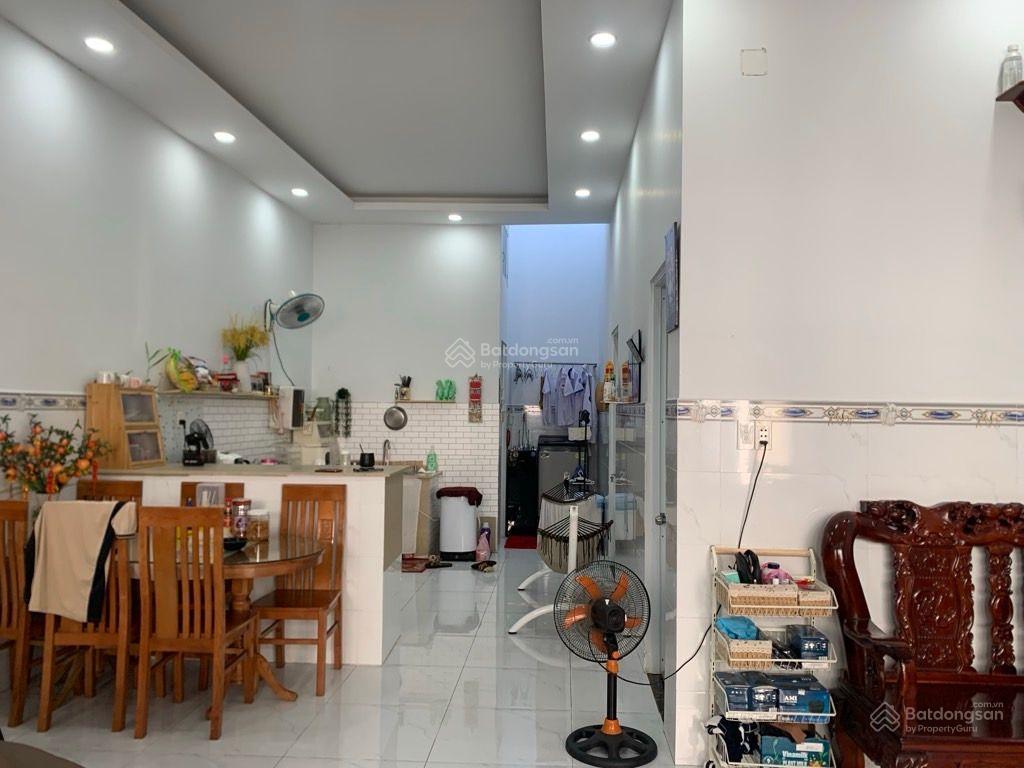 Nhà vài bước chân ra mặt tiền phan văn hớn  bà điểm hóc môn dt khủng 88m2  sổ hồng riêng 3.x ty