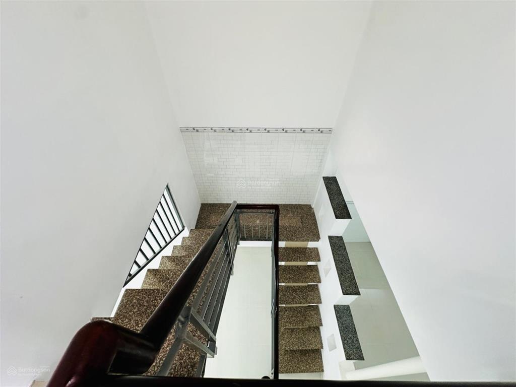 Nhà đẹp ở ngay  ngonbổ rẻ  60m2 3 pn hẻm xe hơi  chỉ 3.x  hiệp thành q12  nguyễn ảnh thủ