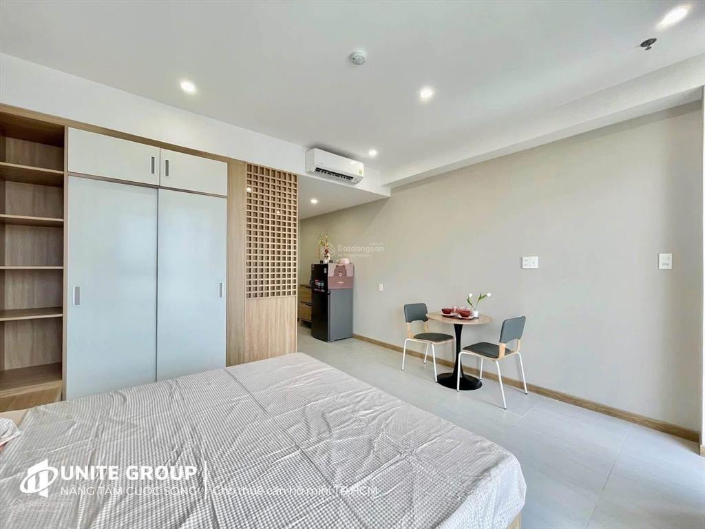 Cho thuê căn hộ quận 10 40m2 ban công dạng 1 phòng ngủ ngay vincom 3/2 cầu vượt 3/2 ueh đh hoa sen