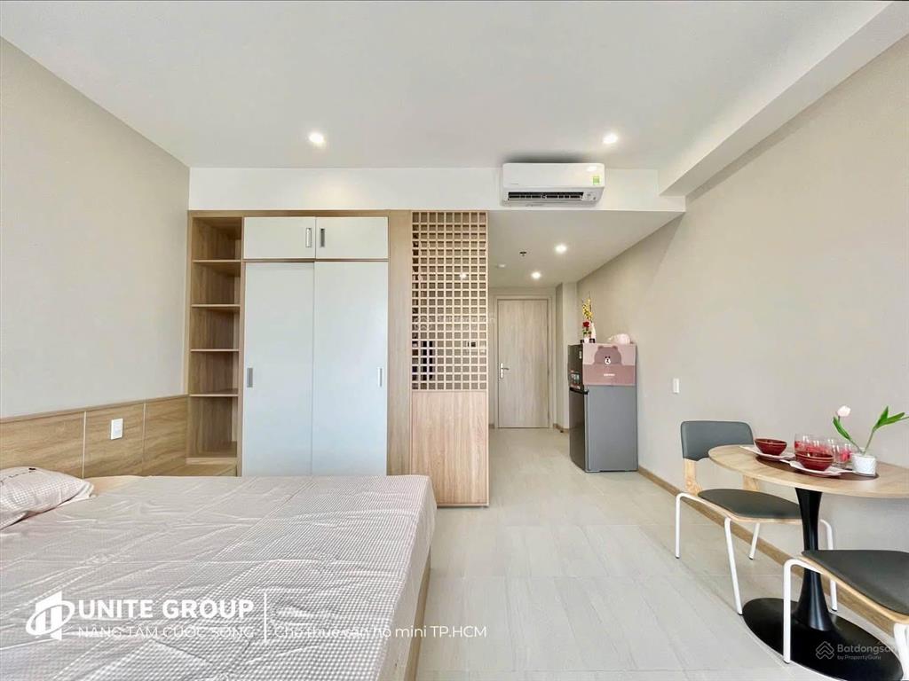 Cho thuê căn hộ quận 10 40m2 ban công dạng 1 phòng ngủ ngay vincom 3/2 cầu vượt 3/2 ueh đh hoa sen