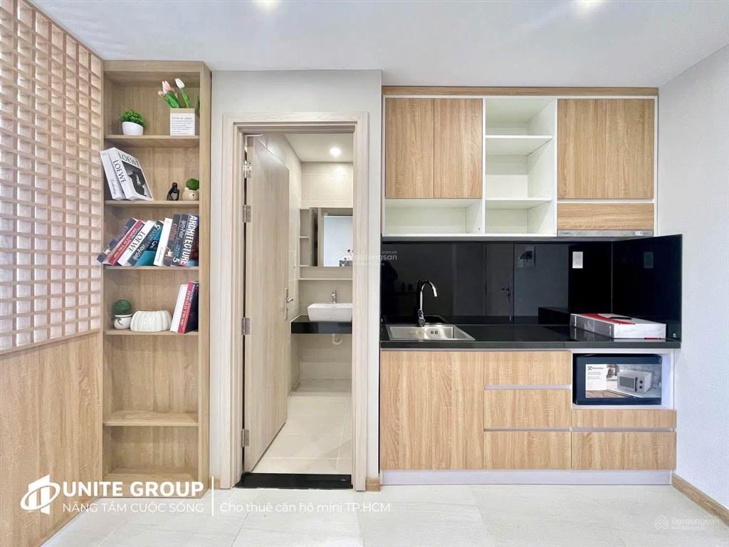 Cho thuê căn hộ quận 10 40m2 ban công dạng 1 phòng ngủ ngay vincom 3/2 cầu vượt 3/2 ueh đh hoa sen