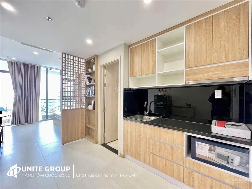 Cho thuê căn hộ quận 10 40m2 ban công dạng 1 phòng ngủ ngay vincom 3/2 cầu vượt 3/2 ueh đh hoa sen