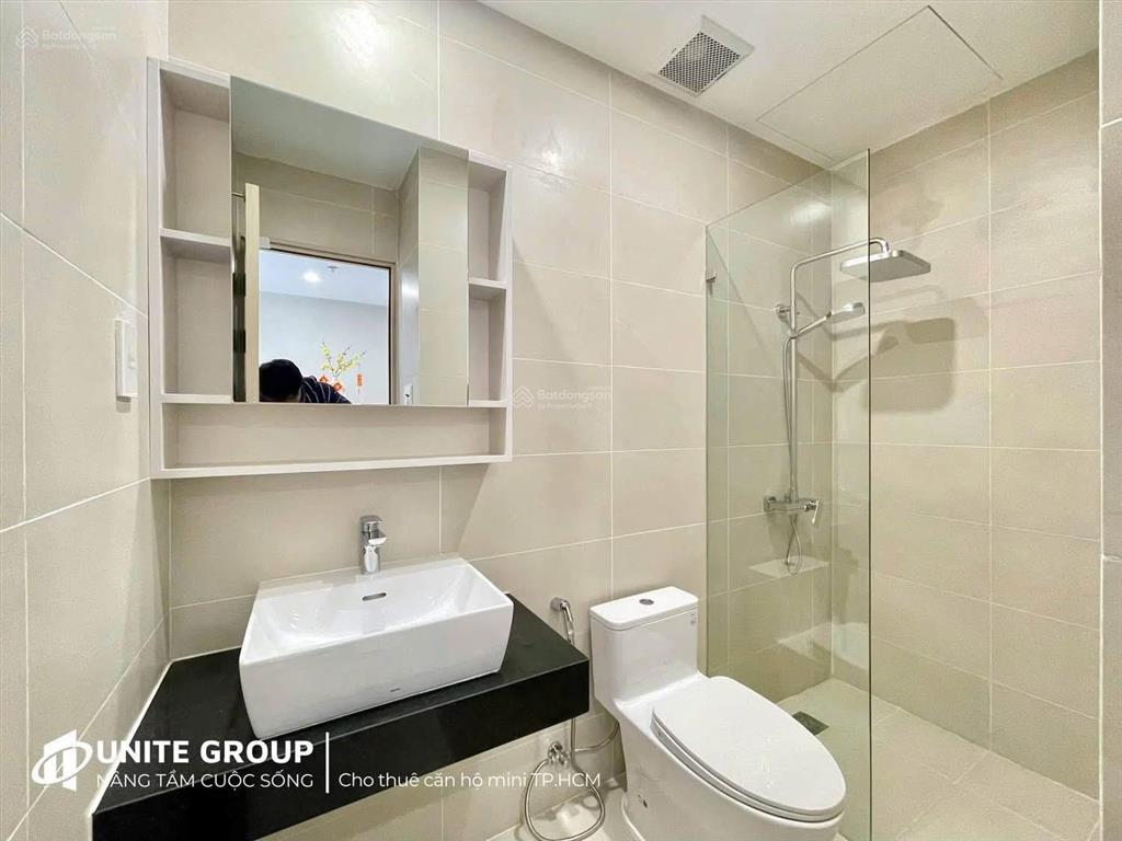 Cho thuê căn hộ quận 10 40m2 ban công dạng 1 phòng ngủ ngay vincom 3/2 cầu vượt 3/2 ueh đh hoa sen