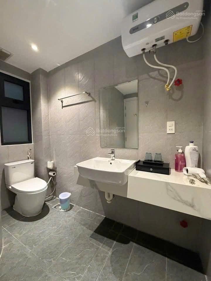 Cho thuê căn hộ 1 phòng ngủ quận 1 đang setup mới 50m2 full nội thất gần công viên lê văn tám