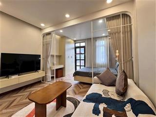 Căn hộ tone ấm áp quận 3 thiết kế 1 phòng ngủ ban công rộng 50m2 ngay cầu lê văn sỹ đh sài sư phạm