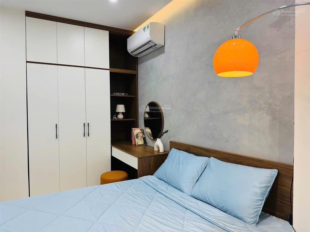 Cho thuê căn hộ 1 phòng ngủ quận 3 view thoáng ngay cầu lê văn sỹ, chùa pháp hoa bờ kè trường sa
