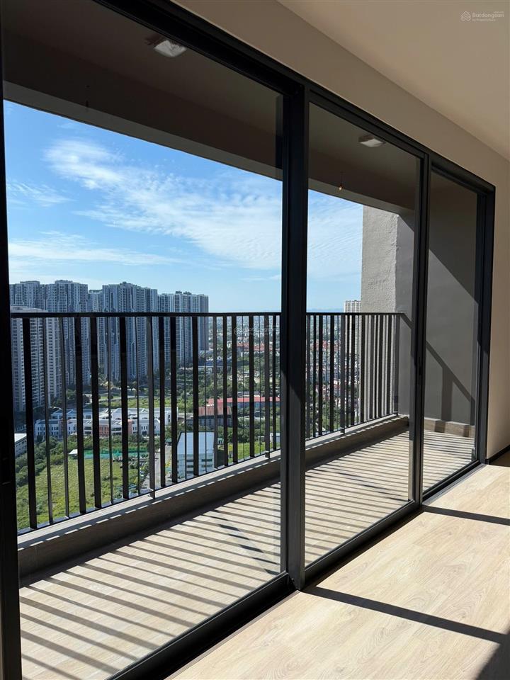 Cắt 1 tỷ, 8,8 tỷ  căn 3pn  118m2 view rất đẹp! ban công dài thoáng sáng, ngắm pháo hoa mỹ đình.