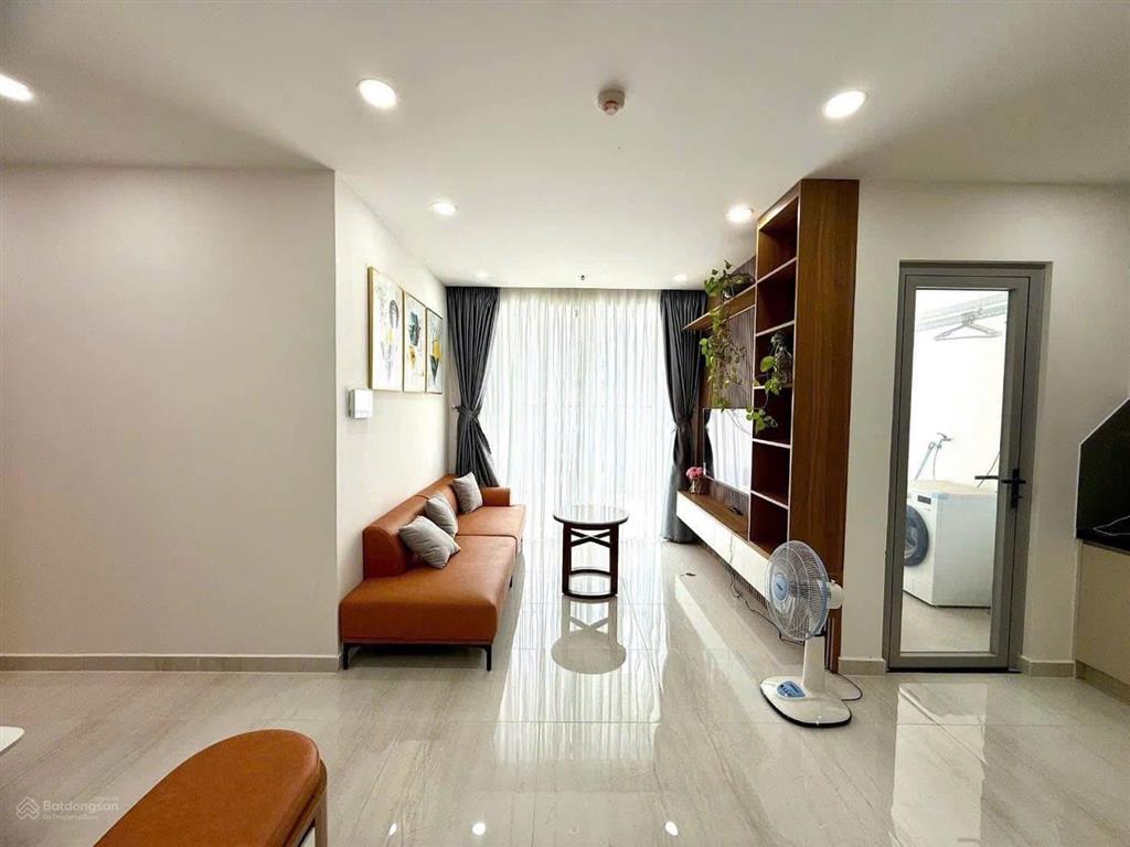 Tìm chủ mới cho căn hộ đẹp tại screc tower, 76m2, 2pn, 2wc, nhiều tiện ích, tầng trung  shr