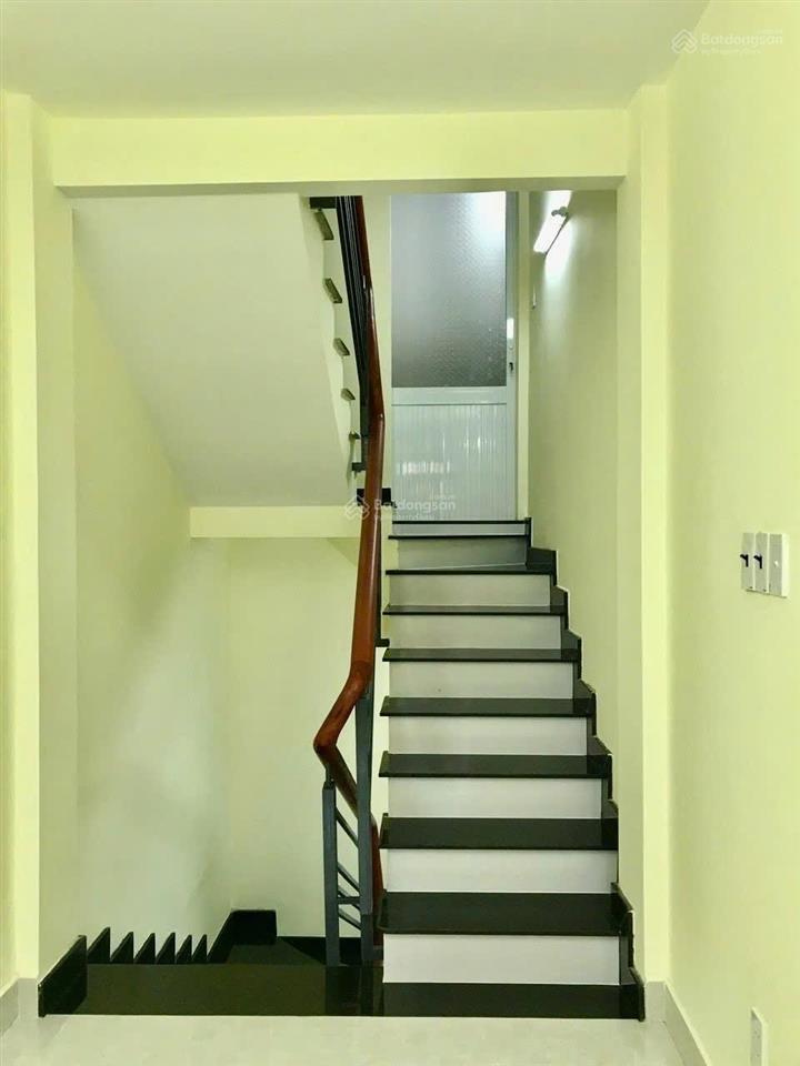 Chủ gấp bán giảm mạnh 1 tỷ. chỉ 3,x đ bán nhà bình thạnh nguyễn văn đậu, nhà mới 4 tầng 3pn dân trí