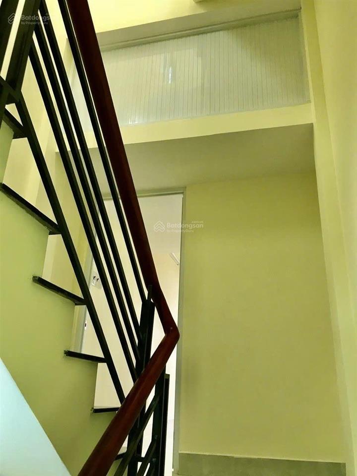 Chủ gấp bán giảm mạnh 1 tỷ. chỉ 3,x đ bán nhà bình thạnh nguyễn văn đậu, nhà mới 4 tầng 3pn dân trí