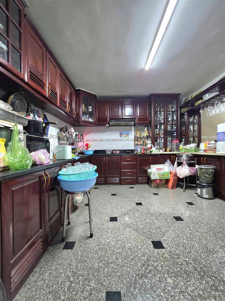Quanh 9tỷ bán nhà sát mt quận 10, hxh 8m thông 90m2 a4 (5.5x18m) 3pn. có cửa hậu tiện kd tại nhà