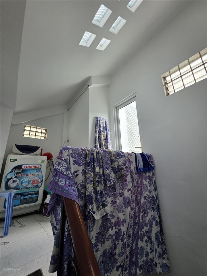 Chỉ 4.xđ, bán nhà 5tầng đúc thật, trước nhà 4m, sát mt quận 10 hòa hảo, kế bv chợ rẫy mới ở liền