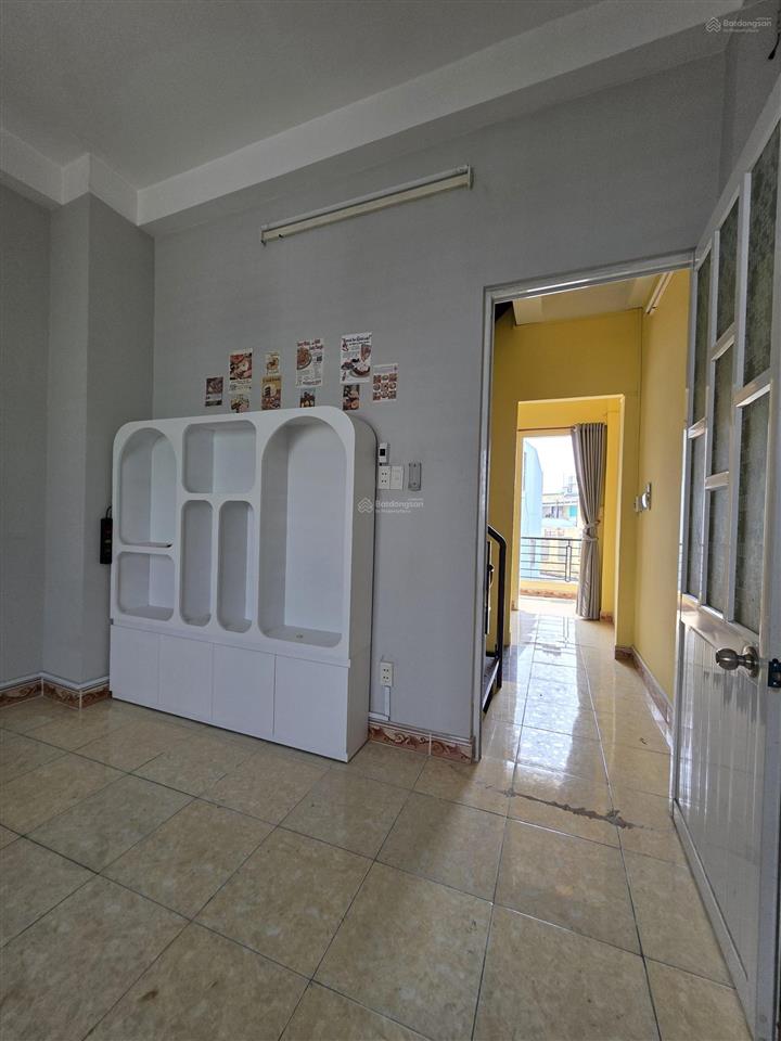 H.iếm chỉ 5,xty. bán nhà q11 5 tẩng 45m2 4pn hxh 4m thông, sát mặt tiền, cửa hậu. bv chợ rẫy