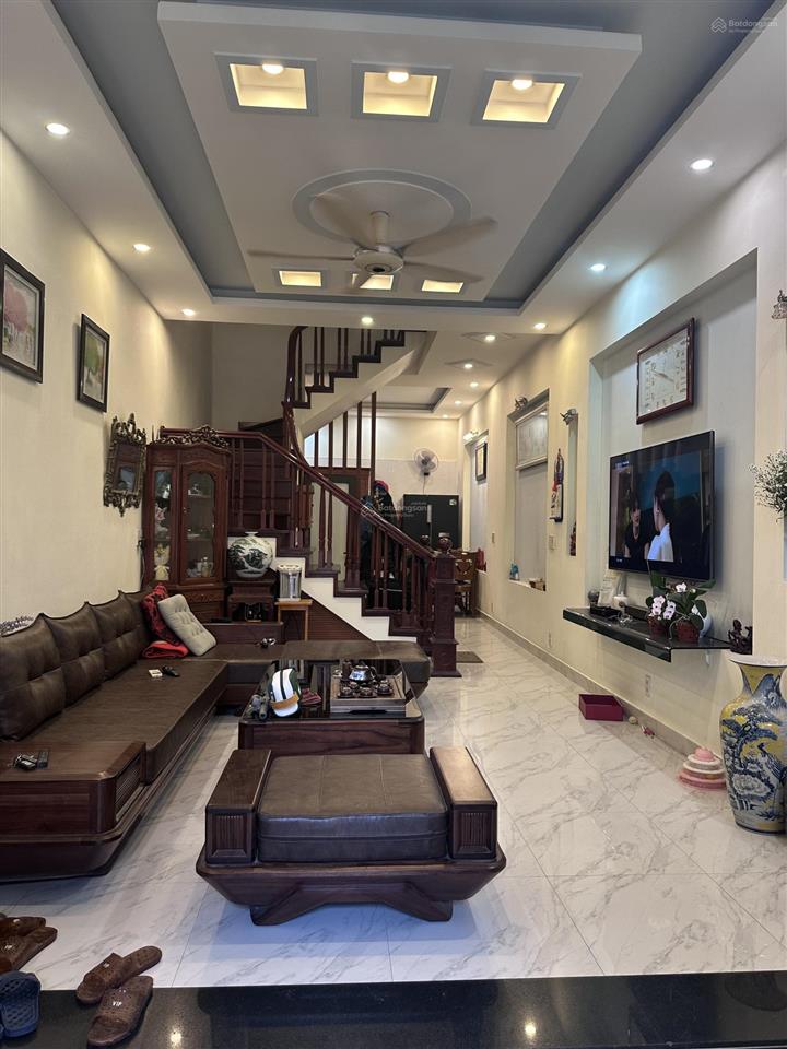 Cần bán gấp  nhà đẹp phương lưu  3 tầng độc lập 60m2  ngõ ô tô  giá 4,79 tỷ