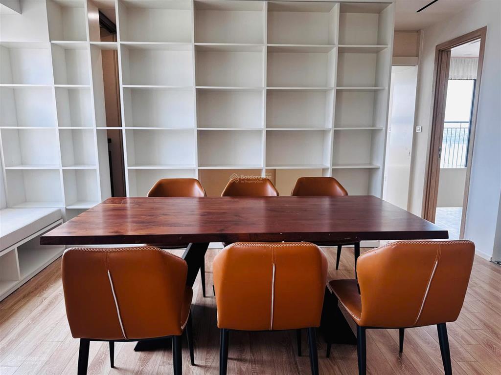 Nhà căn góc tây hồ 92m2 view trực diện sông hồng, phòng khách rộng gấp đôi, nội thất đầy đủ