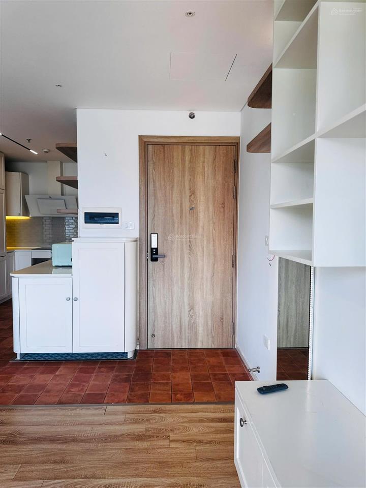 Nhà căn góc tây hồ 92m2 view trực diện sông hồng, phòng khách rộng gấp đôi, nội thất đầy đủ