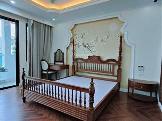 Chủ nhà chuyển công tác cần bán nhà 69m xây 5 tầng kiên cố có thang máy đường 11m có vỉa hè