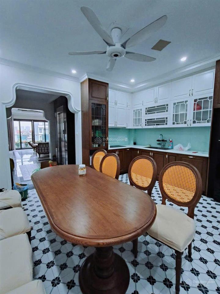 Chủ nhà chuyển công tác cần bán nhà 69m2 xây 5 tầng kiên cố có thang máy đường 11m có vỉa hè