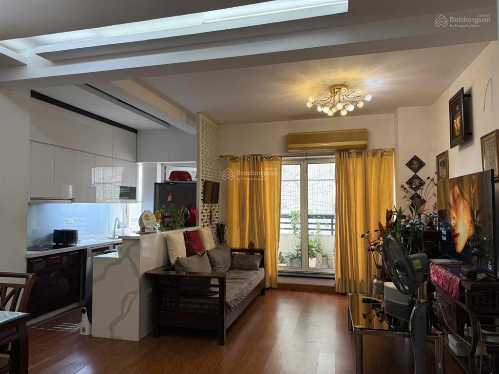Chung cư vip hoa lưbà triệu hai bà trưng, 100m2, 3 ngủ 2wc, khu vực trung tâm, ngay sau vincom bà