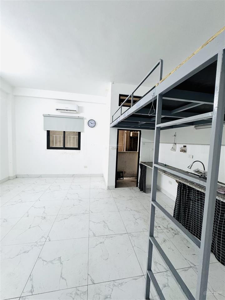 Chính chủ cho thuê ccmn 126 hoàng văn thái, thanh xuân, 30m, có thang máy, ban công
