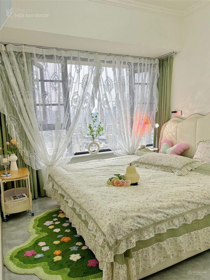 Hiếm! tập thể mặt phố nguyên hồng 70m2, sổ to 40m2, full nội thất, 4.x tỷ