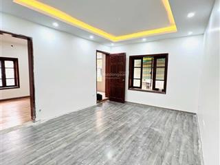 Cho thuê tập thể ngõ 12 nguyên hồng  hồ thành công, ba đình, 100m2, lô góc thoáng