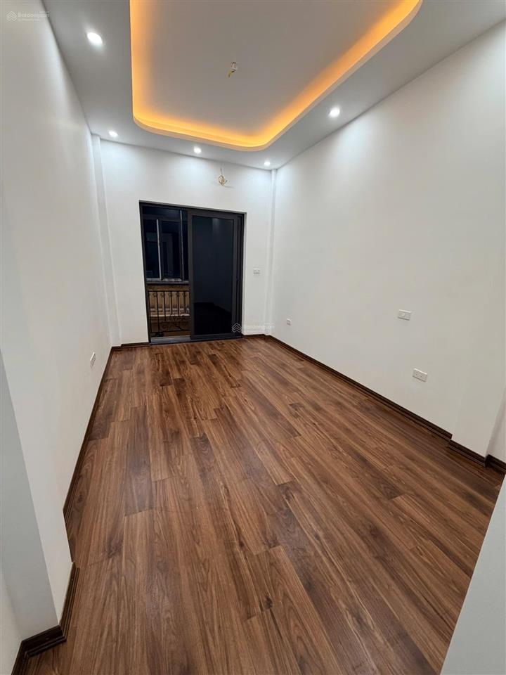 Bán nhà riêng tại khương trung, 5 tầng thang máy. đầy đủ công năng, thuận tiện giao thông.
