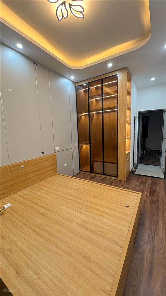 Bán nhà riêng tại khương trung, 5 tầng thang máy. đầy đủ công năng, thuận tiện giao thông.