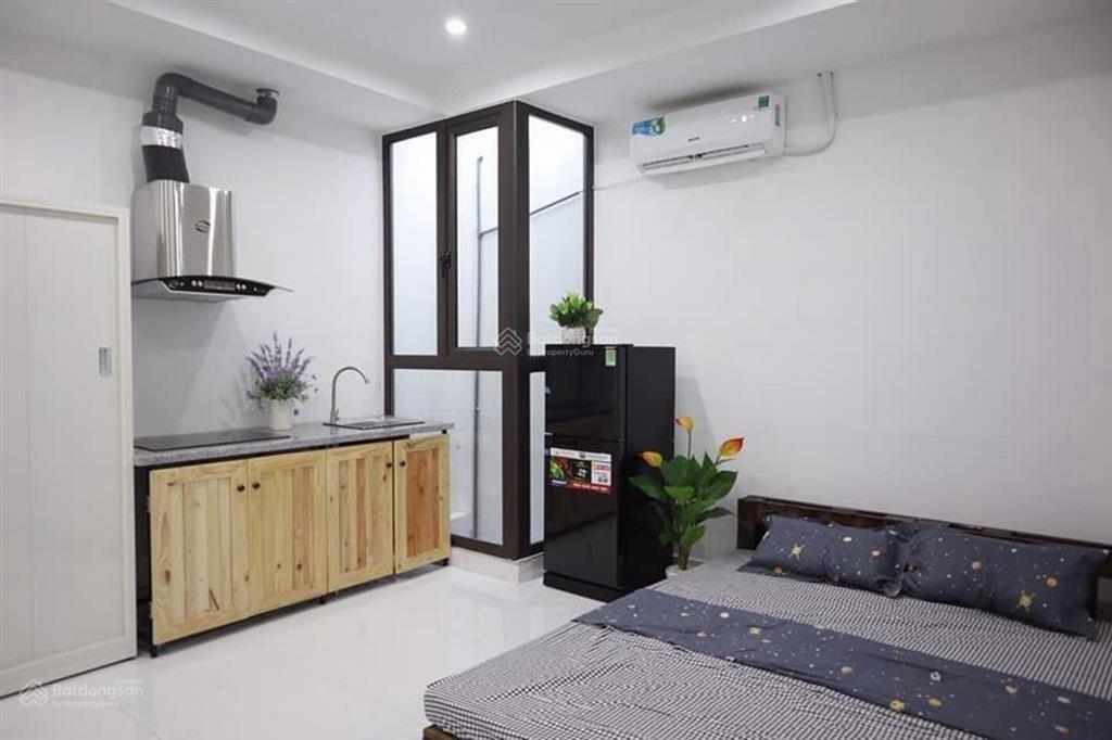 Bán nhà tại phố hoàng ngân, toà căn hộ dịch vụ 7 tầng thang máy. 23 phòng khép kín. dòng tiền 130tr