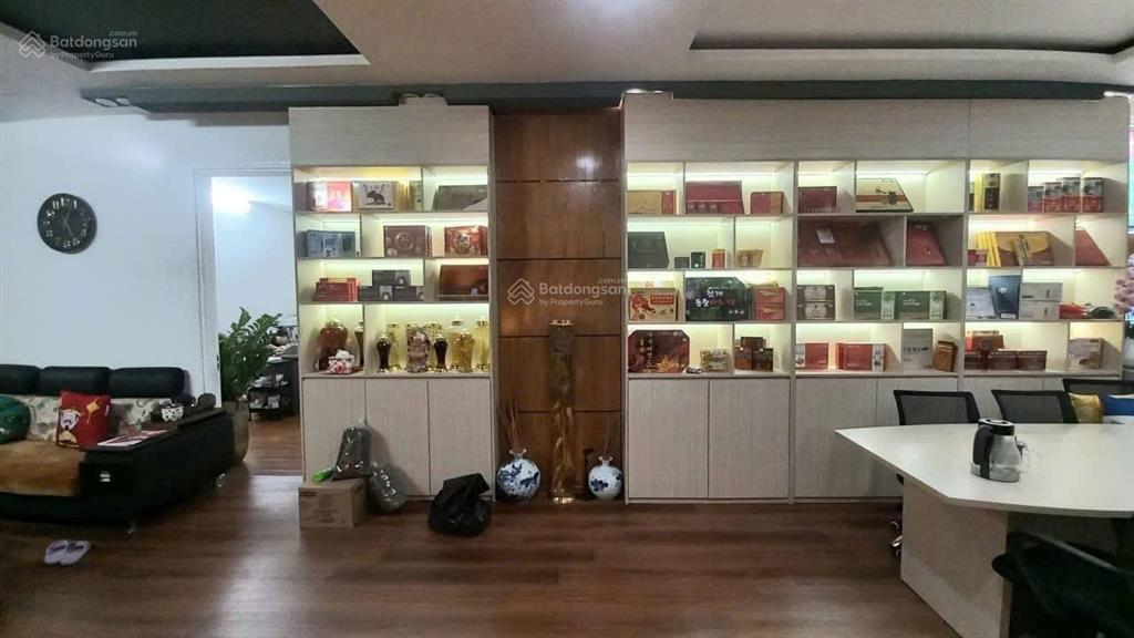 Bán nhà mặt phố tại nguyễn chí thanh, kinh doanh, ô tô tránh. thông số đẹp. dt 70m  mt 6m.
