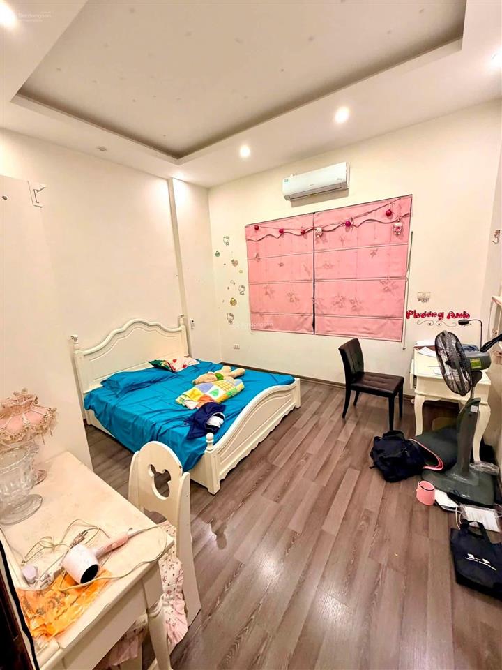 Bán nhà phân lô phố tú mỡ, kinh doanh, 2 mặt thoáng trước sau, vị trí siêu đẹp, view vườn hoa